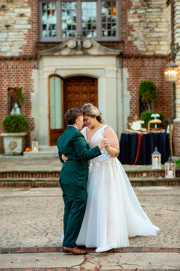 The brides dancing together. 