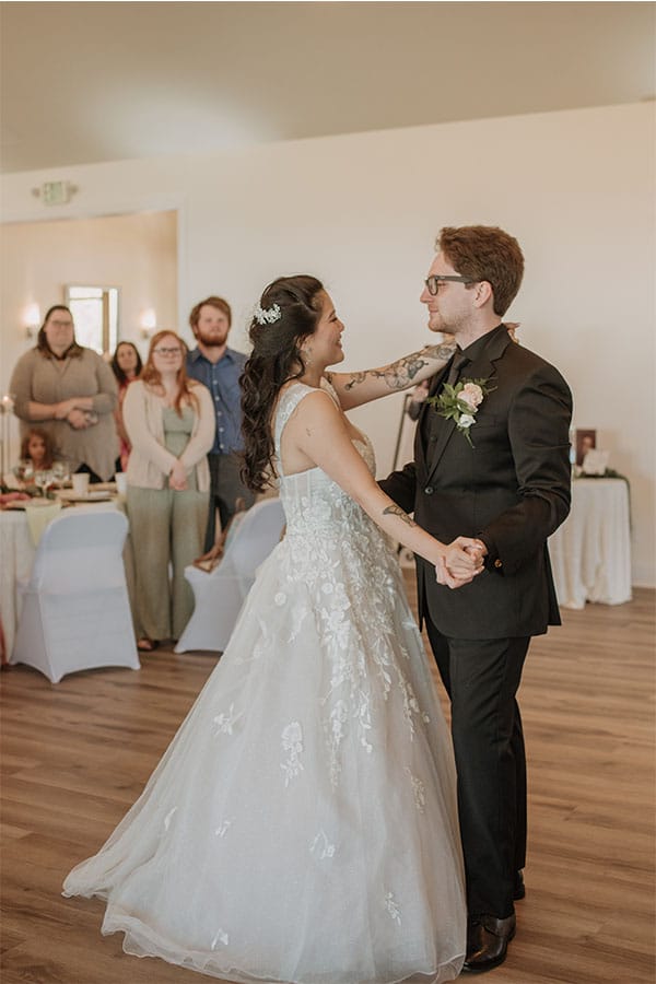 The bride and grooms first dance. 