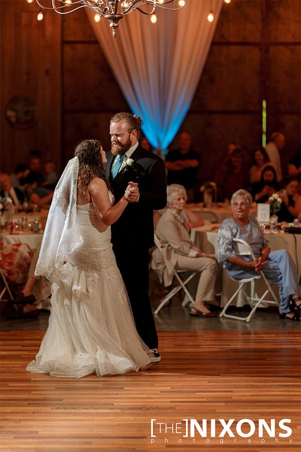 The bride and grooms first dance.